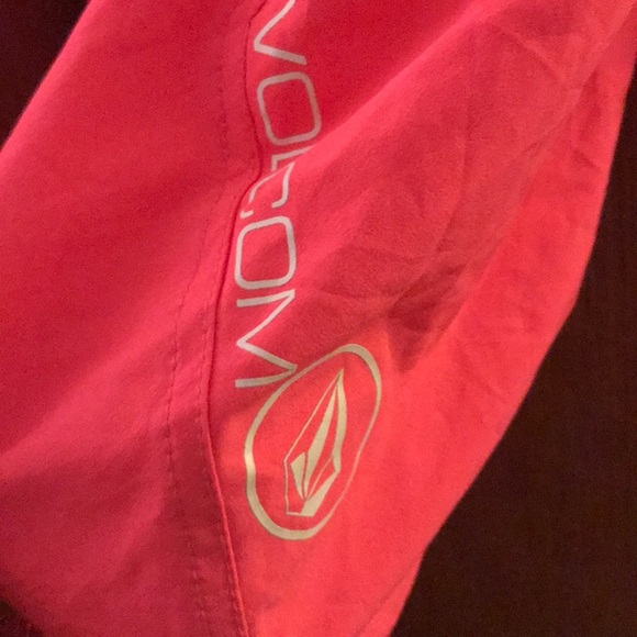 Volcom shorts 9 🌺 - Picture 3 of 5